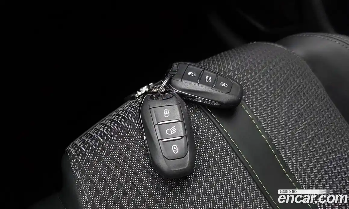 Peugeot 208 2021 0.1 автомат (гидро), фото 30