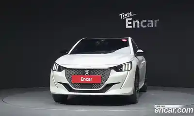 Peugeot 208 2021 0.1 автомат (гидро), миниатюра 3