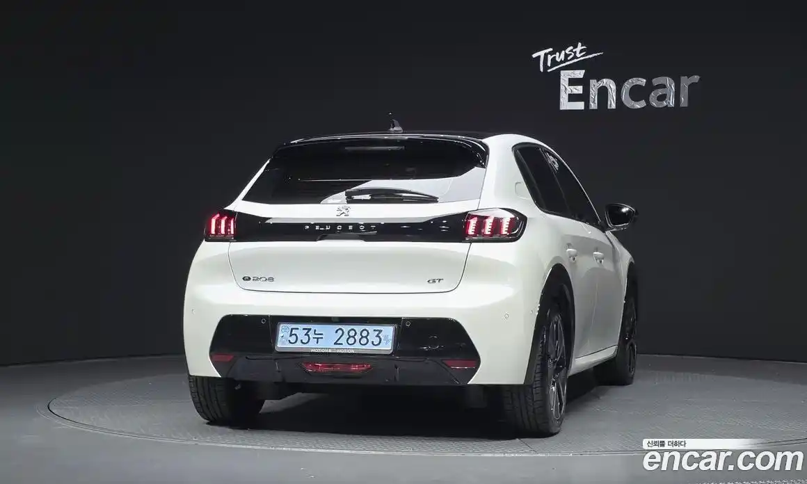 Peugeot 208 2021 0.1 автомат (гидро), фото 4