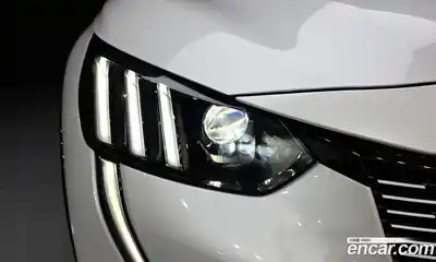 Peugeot 208 2021 0.1 автомат (гидро), миниатюра 8