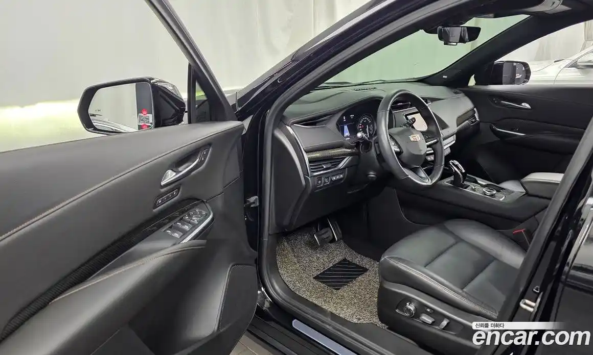 Cadillac XT4 2021 2.0 автомат (гидро), фото 13 Cadillac XT4 2021 2.0 автомат (гидро), фото 13