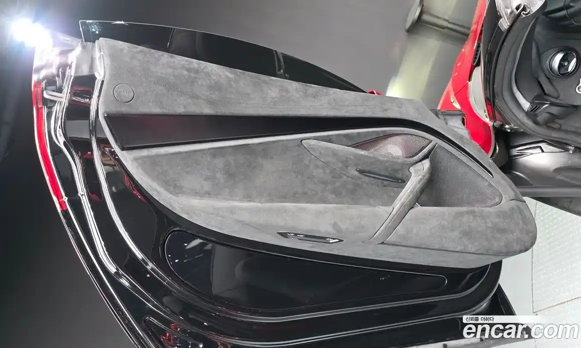 McLaren 750S 2024 4.0 автомат (гидро), фото 13 McLaren 750S 2024 4.0 автомат (гидро), фото 13