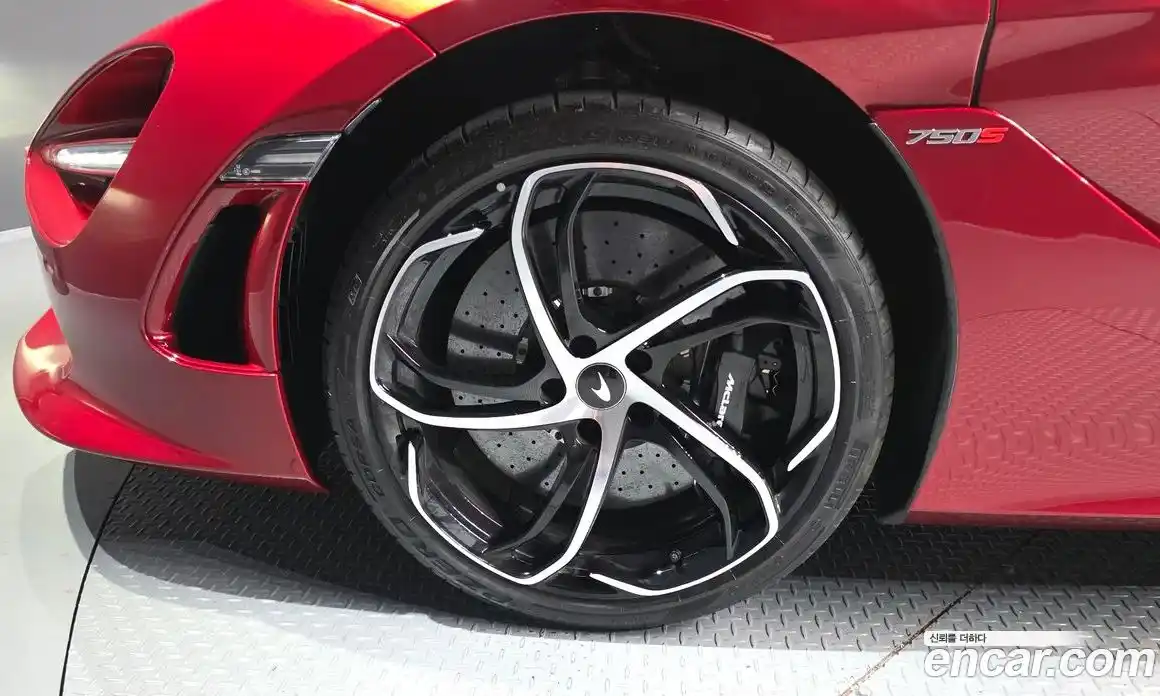 McLaren 750S 2024 4.0 автомат (гидро), фото 4 McLaren 750S 2024 4.0 автомат (гидро), фото 4