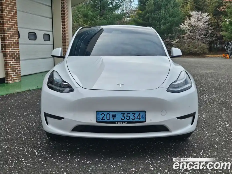 Tesla Model Y 2022 0.2 автомат (гидро), фото 1 Tesla Model Y 2022 0.2 автомат (гидро), фото 1