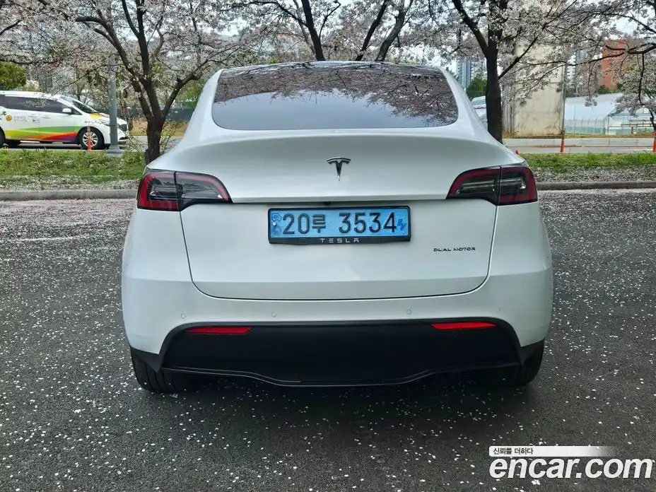 Tesla Model Y 2022 0.2 автомат (гидро), фото 5 Tesla Model Y 2022 0.2 автомат (гидро), фото 5
