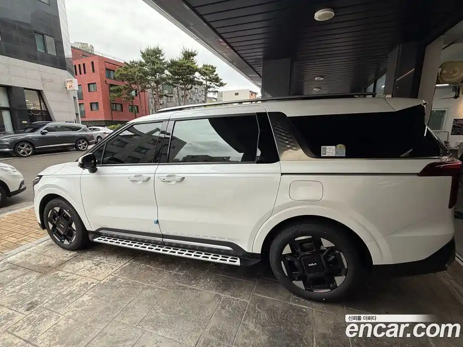 Kia Carnival 2026 1.6 автомат (гидро), фото 3