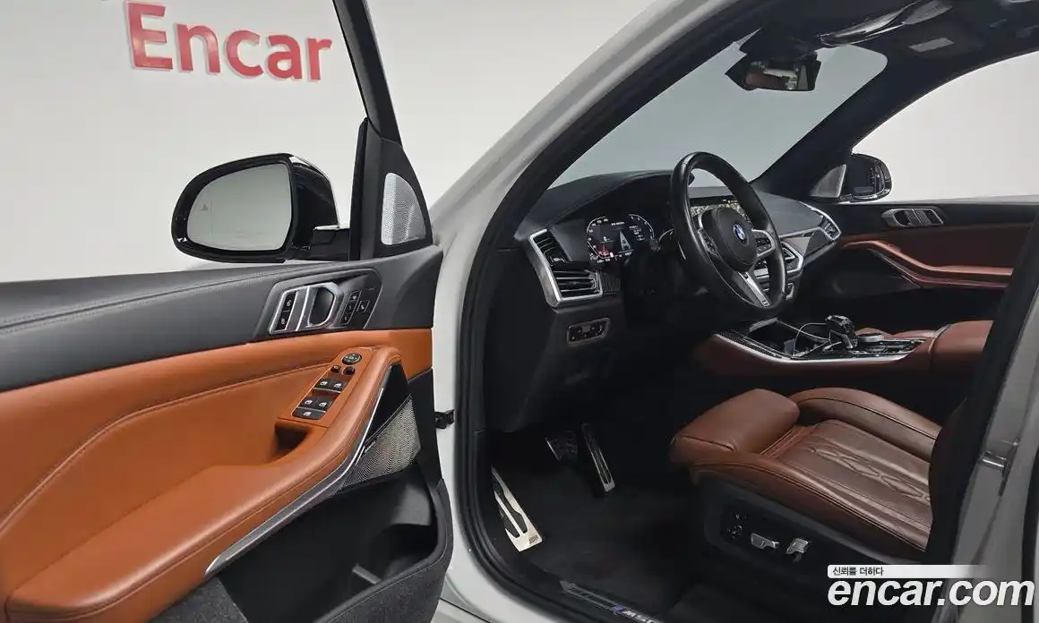 BMW X5 2023 4.4 автомат (гидро), фото 12