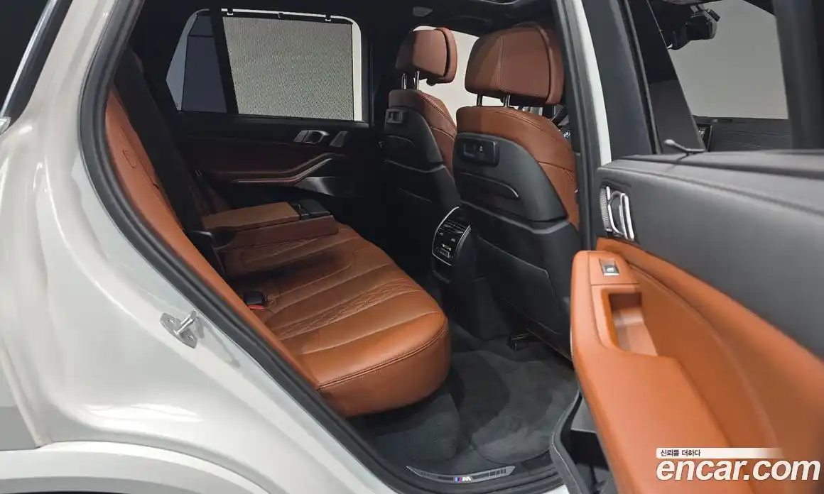 BMW X5 2023 4.4 автомат (гидро), фото 17