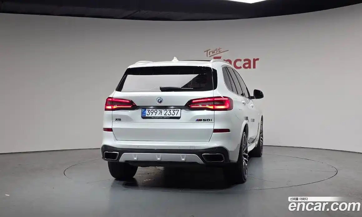 BMW X5 2023 4.4 автомат (гидро), фото 3