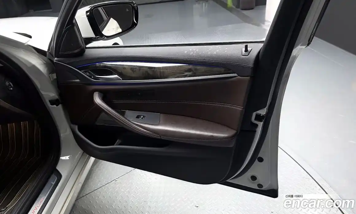 BMW 5 серия 2018 3.0 автомат (гидро), фото 14