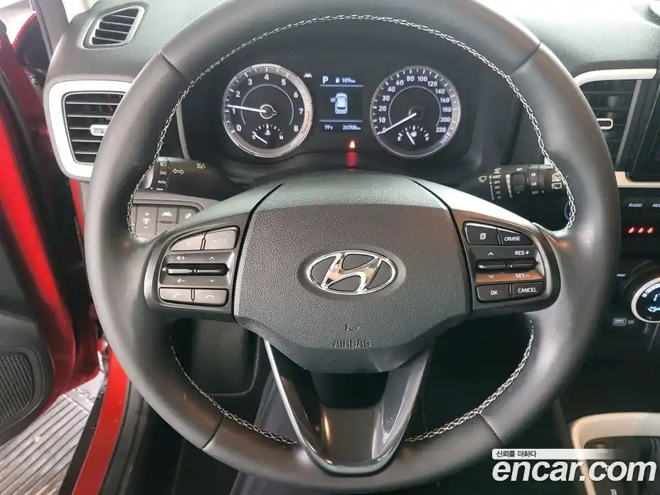 Hyundai Venue 2022 1.6 автомат (гидро), фото 13