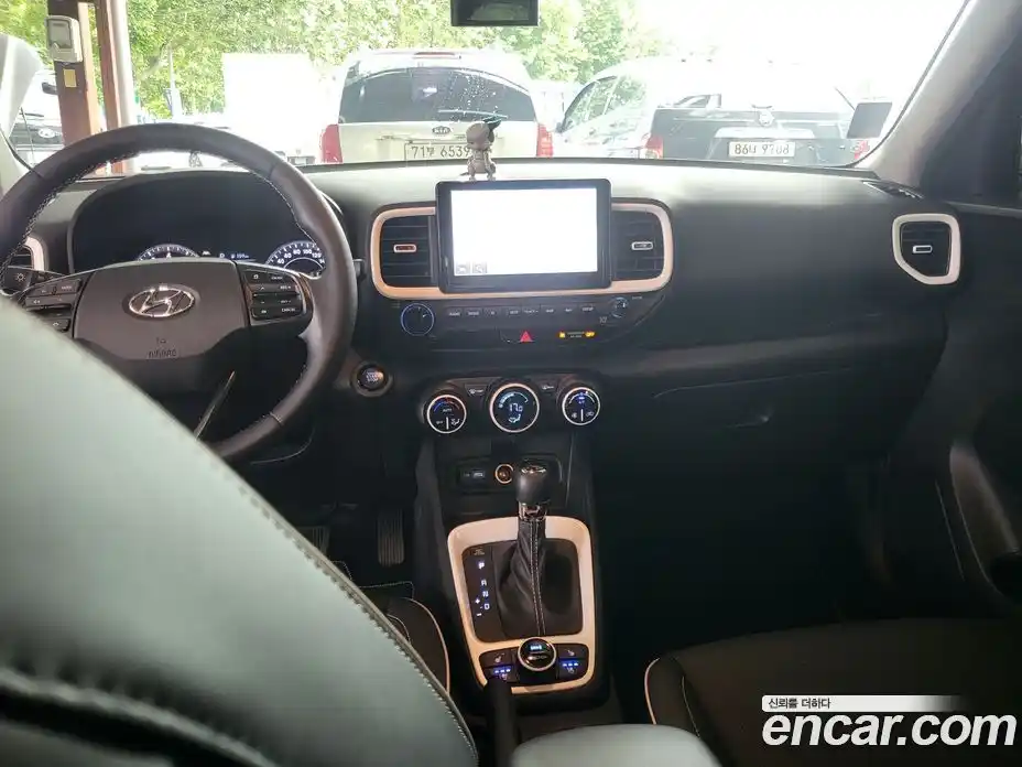 Hyundai Venue 2022 1.6 автомат (гидро), фото 15