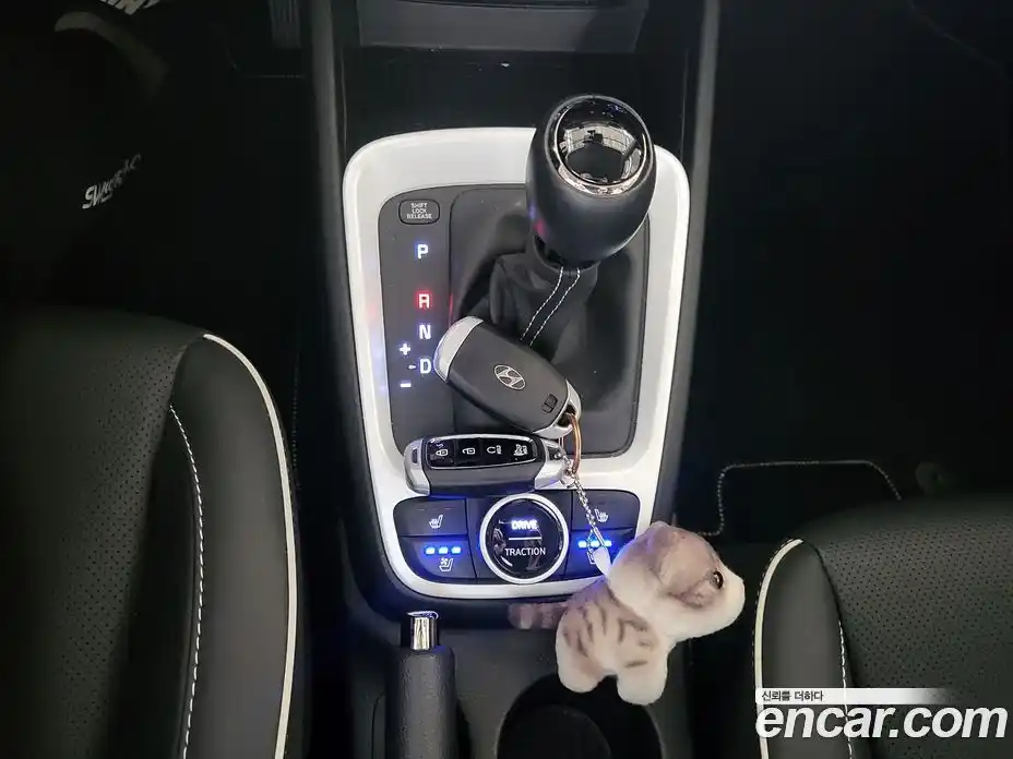 Hyundai Venue 2022 1.6 автомат (гидро), фото 10