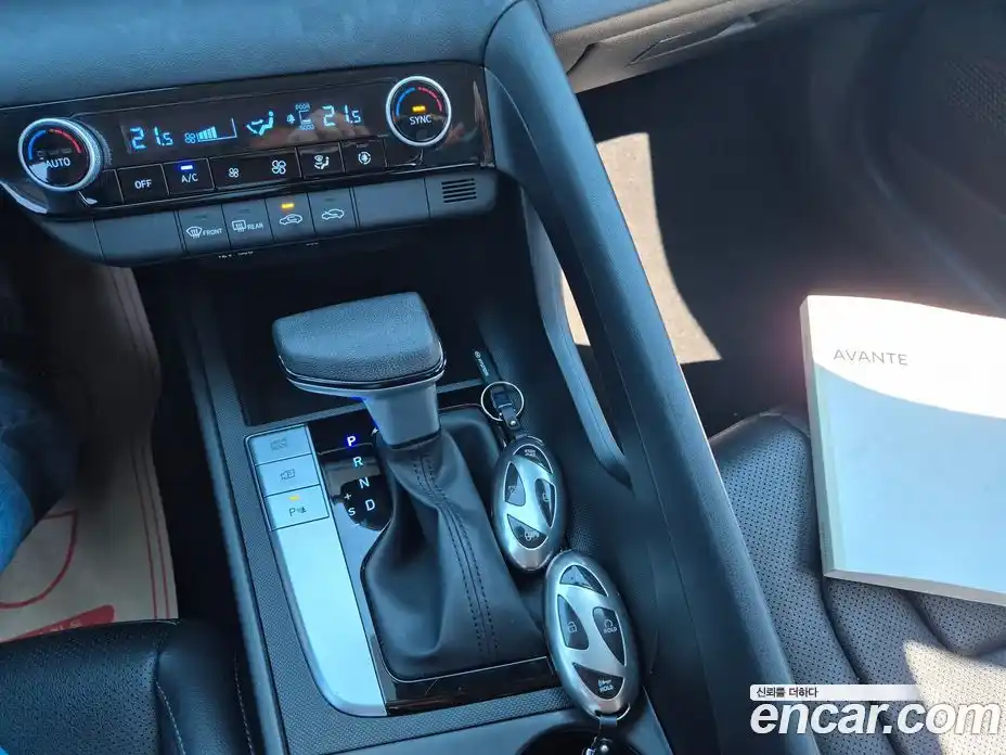 Hyundai Avante 2023 1.6 автомат (гидро), фото 14