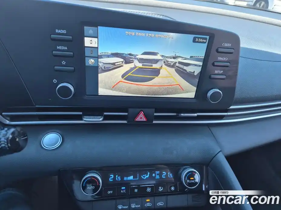 Hyundai Avante 2023 1.6 автомат (гидро), фото 17