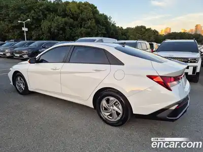 Hyundai Avante 2023 1.6 автомат (гидро), миниатюра 3