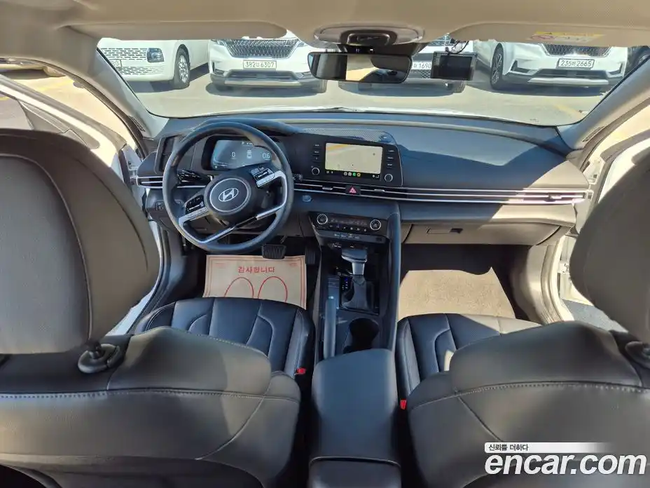 Hyundai Avante 2023 1.6 автомат (гидро), фото 8