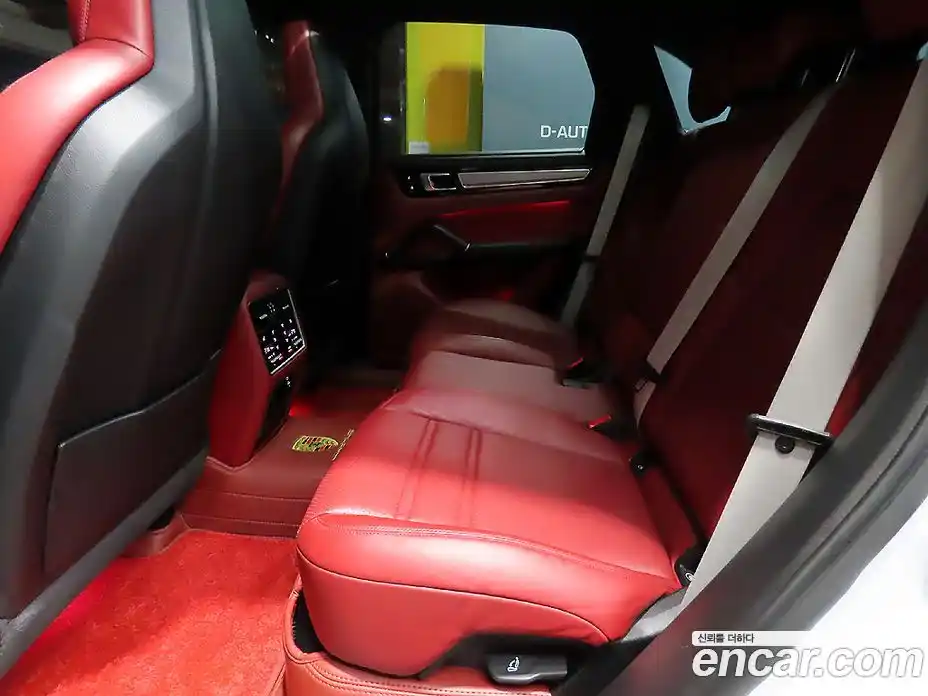 Porsche Cayenne 2023 3.0 автомат (гидро), фото 11