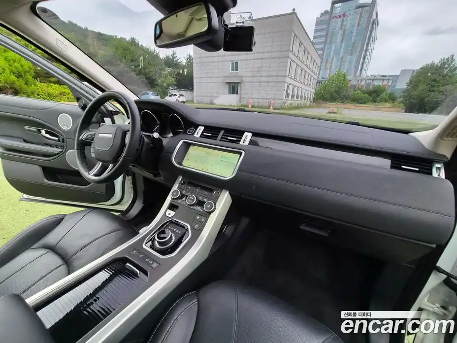 Land Rover Range Rover Evoque 2018 2.0 автомат (гидро), фото 15