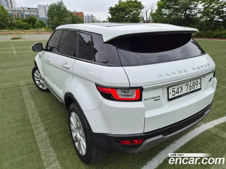 Land Rover Range Rover Evoque 2018 2.0 автомат (гидро), фото 6