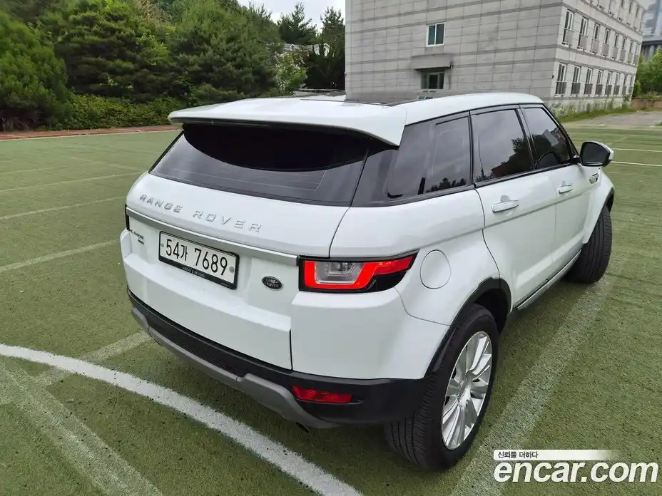 Land Rover Range Rover Evoque 2018 2.0 автомат (гидро), фото 8