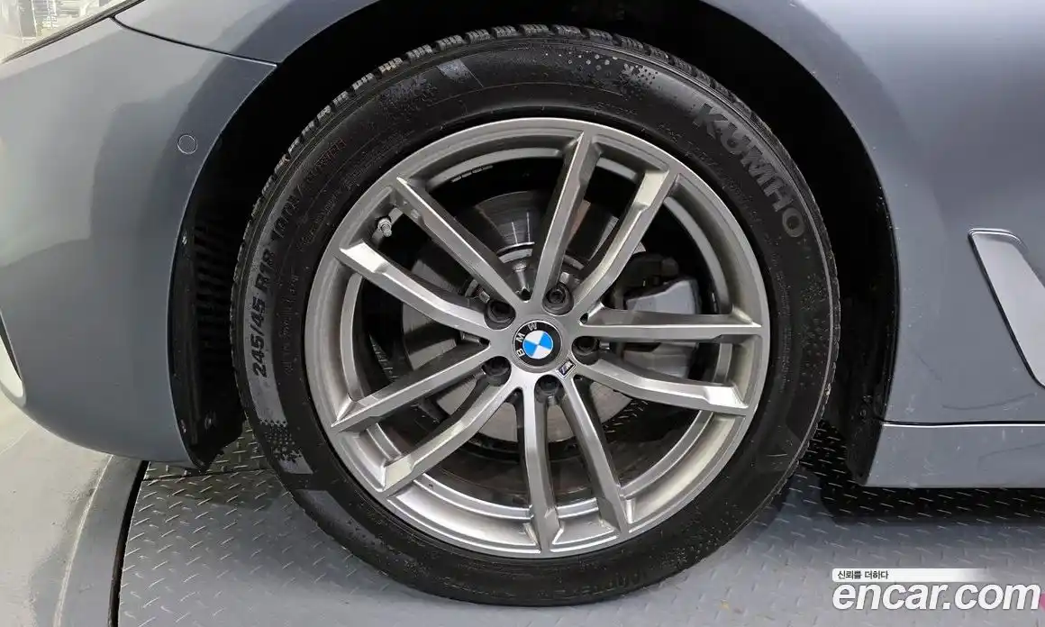 BMW 5 серия 2019 2.0 автомат (гидро), фото 5