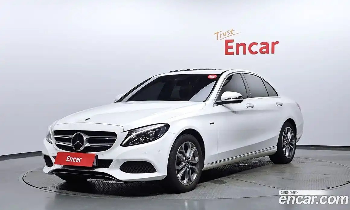 Mercedes-Benz C-Class 2018 2.0 гидро, фото 1 Mercedes-Benz C-Class 2018 2.0 гидро, фото 1