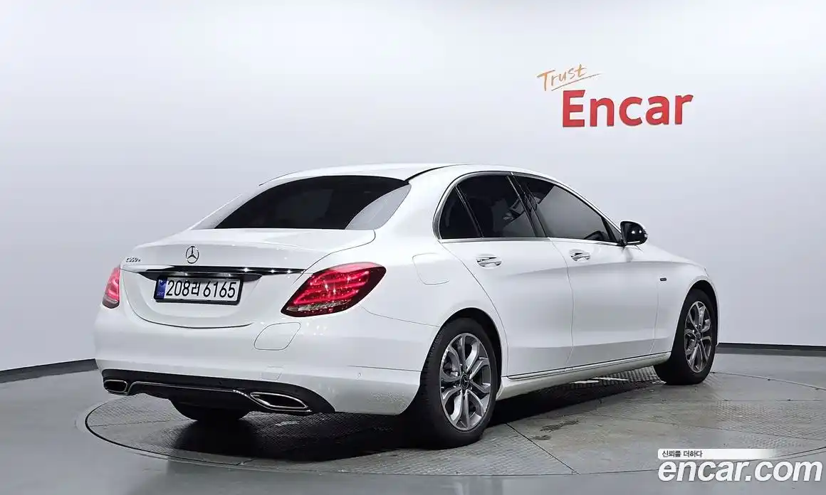 Mercedes-Benz C-Class 2018 2.0 гидро, фото 2 Mercedes-Benz C-Class 2018 2.0 гидро, фото 2
