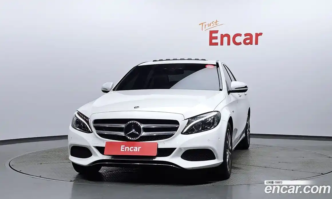 Mercedes-Benz C-Class 2018 2.0 гидро, фото 3 Mercedes-Benz C-Class 2018 2.0 гидро, фото 3