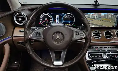 Mercedes-Benz E-Class 2018 2.0 автомат (гидро), миниатюра 12