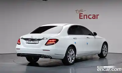 Mercedes-Benz E-Class 2018 2.0 автомат (гидро), миниатюра 2