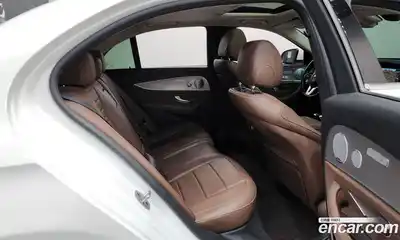 Mercedes-Benz E-Class 2018 2.0 автомат (гидро), миниатюра 12
