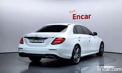 Mercedes-Benz E-Class 2018 2.0 автомат (гидро), миниатюра 2