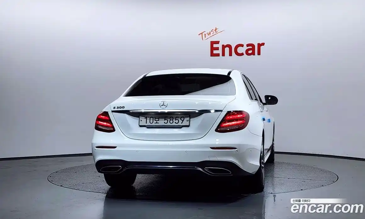 Mercedes-Benz E-Class 2018 2.0 автомат (гидро), фото 4