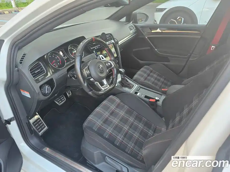 Volkswagen Golf 2016 2.0 автомат (гидро), фото 7