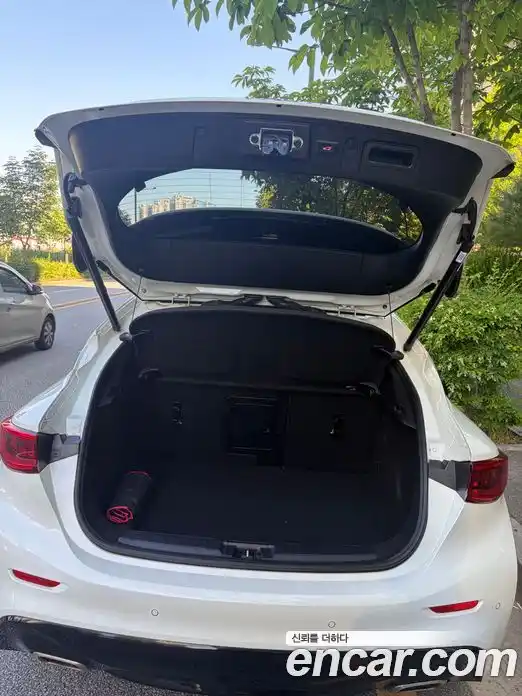 Infiniti Q30 2019 2.0 автомат (гидро), фото 14 Infiniti Q30 2019 2.0 автомат (гидро), фото 14