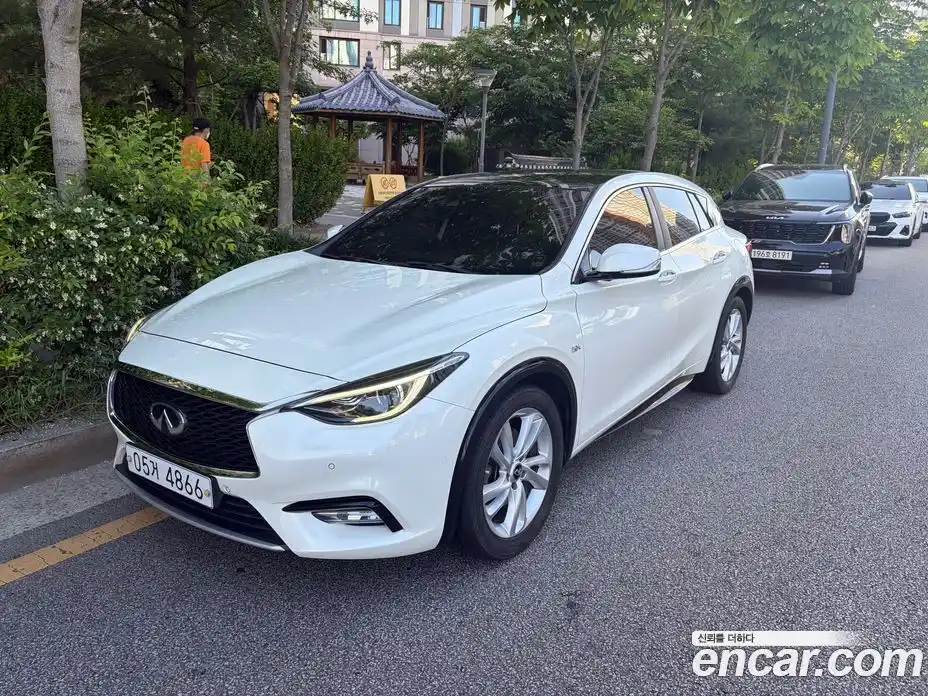 Infiniti Q30 2019 2.0 автомат (гидро), фото 15 Infiniti Q30 2019 2.0 автомат (гидро), фото 15
