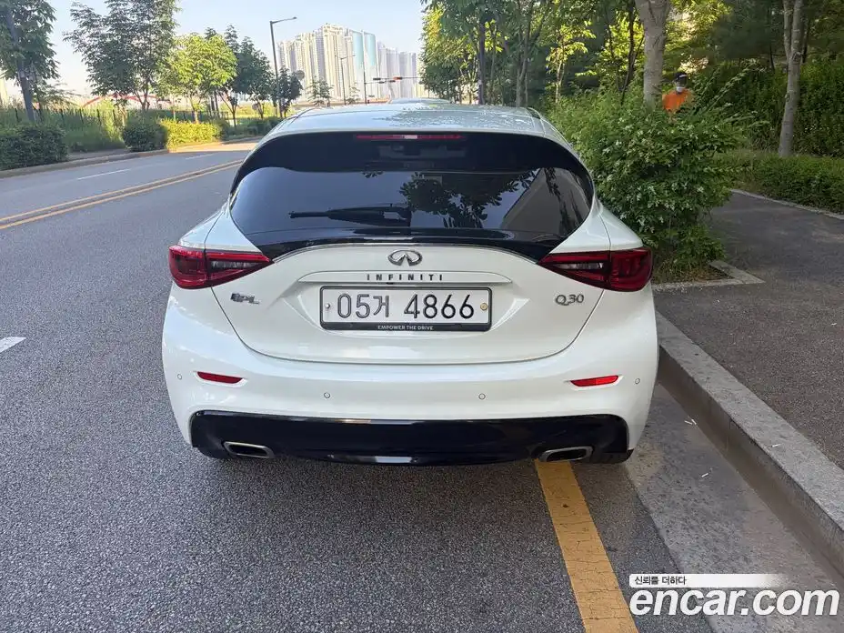 Infiniti Q30 2019 2.0 автомат (гидро), фото 4 Infiniti Q30 2019 2.0 автомат (гидро), фото 4