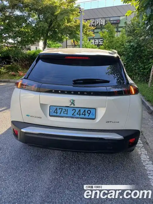 Peugeot 2008 2021 1.6 автомат (гидро), фото 4
