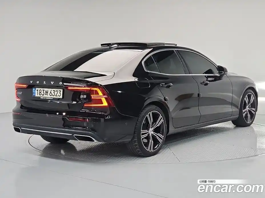 Volvo S60 2020 2.0 автомат (гидро), фото 3