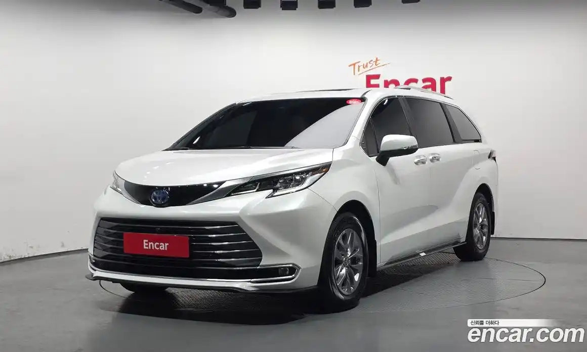 Toyota Sienna 2024 2.5 автомат (гидро), фото 1 Toyota Sienna 2024 2.5 автомат (гидро), фото 1