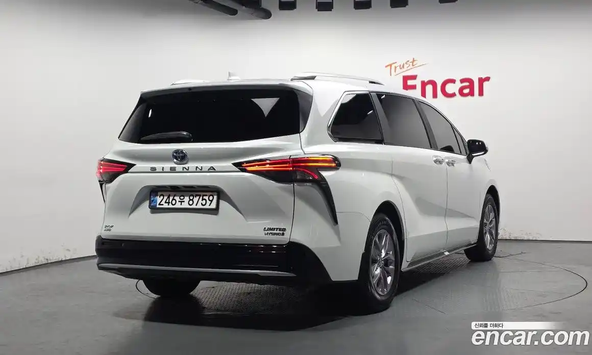 Toyota Sienna 2024 2.5 автомат (гидро), фото 2 Toyota Sienna 2024 2.5 автомат (гидро), фото 2