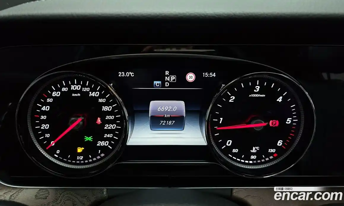 Mercedes-Benz E-Class 2016 1.9 автомат (гидро), фото 8
