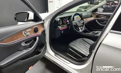 Mercedes-Benz E-Class 2016 1.9 автомат (гидро), миниатюра 10