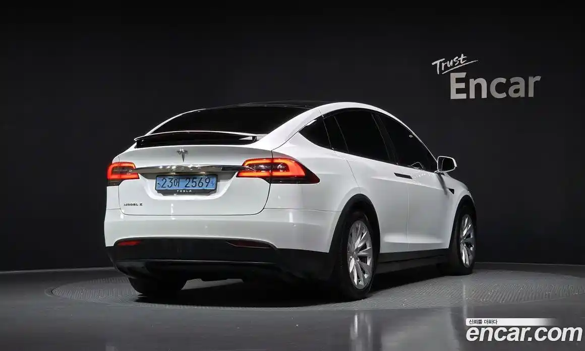 Tesla Model X 2018 0.3 автомат (гидро), фото 2 Tesla Model X 2018 0.3 автомат (гидро), фото 2
