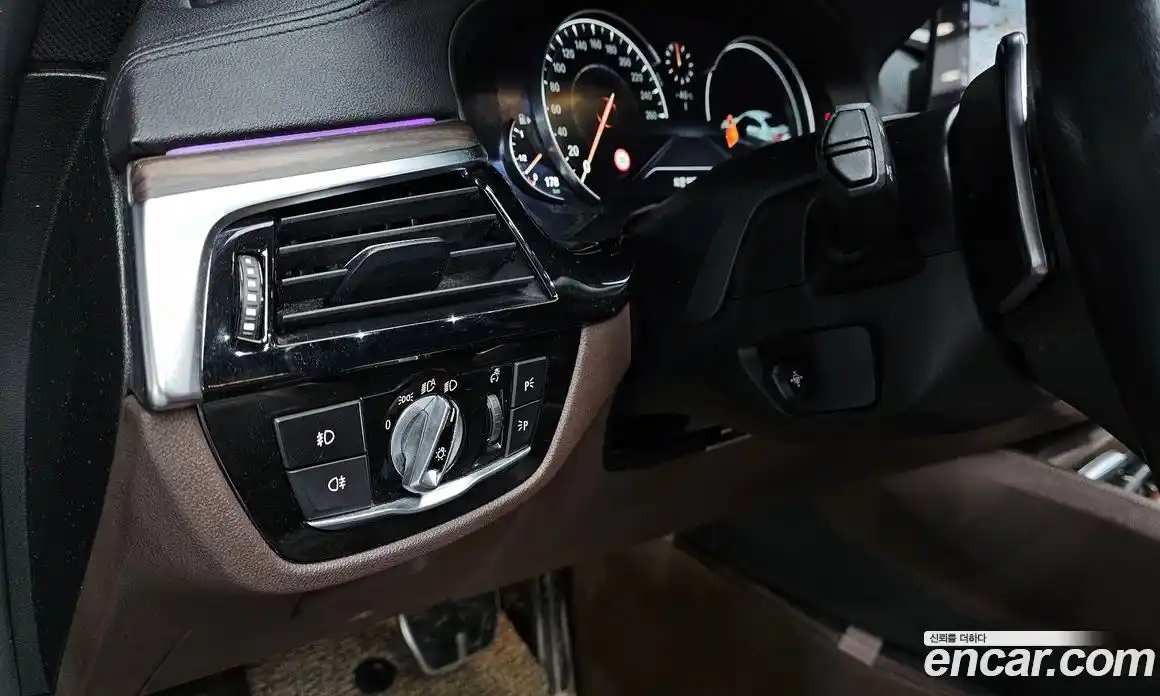 BMW 5 серия 2018 2.0 автомат (гидро), фото 18