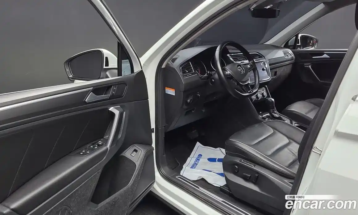 Volkswagen Tiguan 2019 2.0 автомат (гидро), фото 13