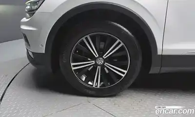 Volkswagen Tiguan 2019 2.0 автомат (гидро), миниатюра 5