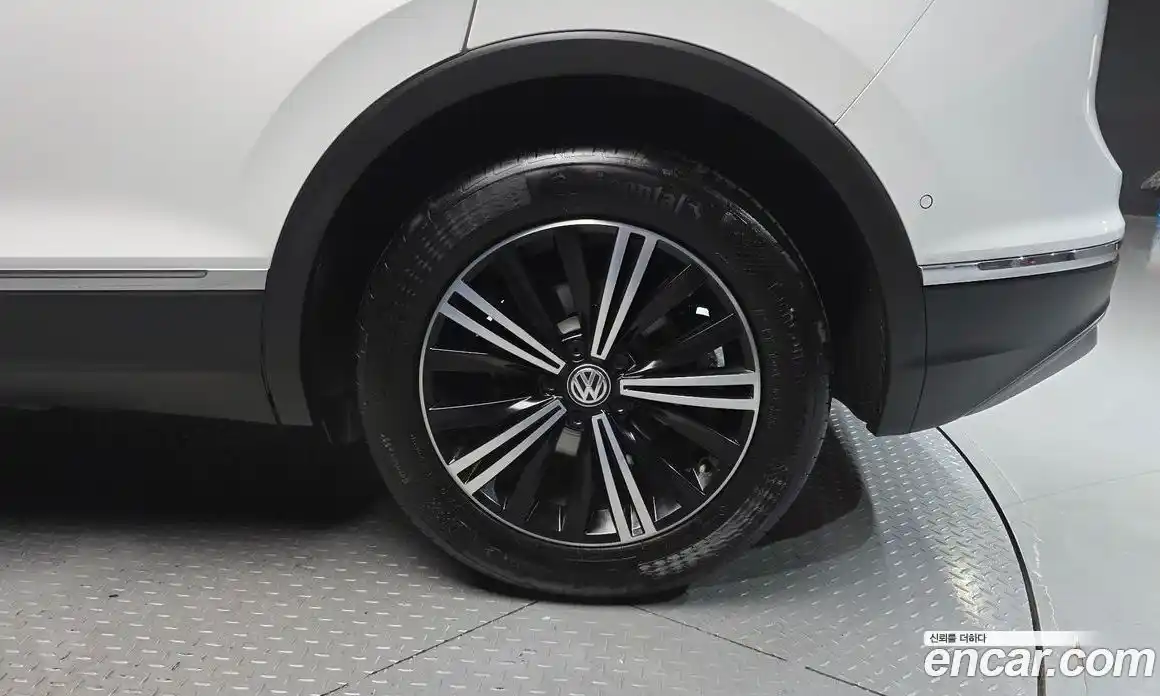Volkswagen Tiguan 2019 2.0 автомат (гидро), фото 7