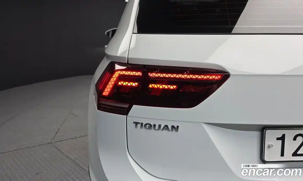 Volkswagen Tiguan 2019 2.0 автомат (гидро), фото 9